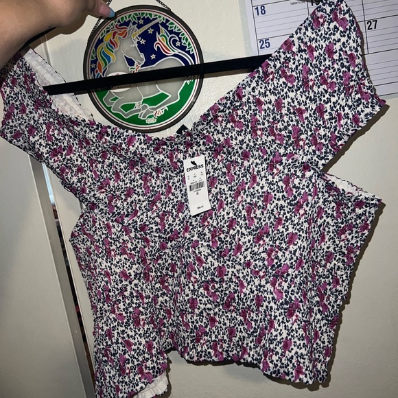 ‼️NWT‼️Floral Express Crop Top🌸🌸 - Picture 6 of 7